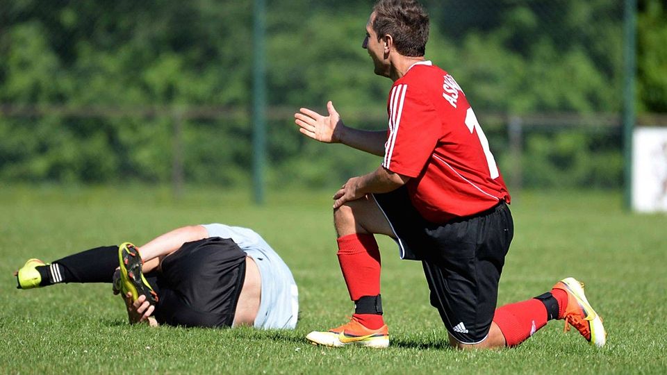 Hollfeld wird auswärts in die Knie gezwungen. F: Mularczyk