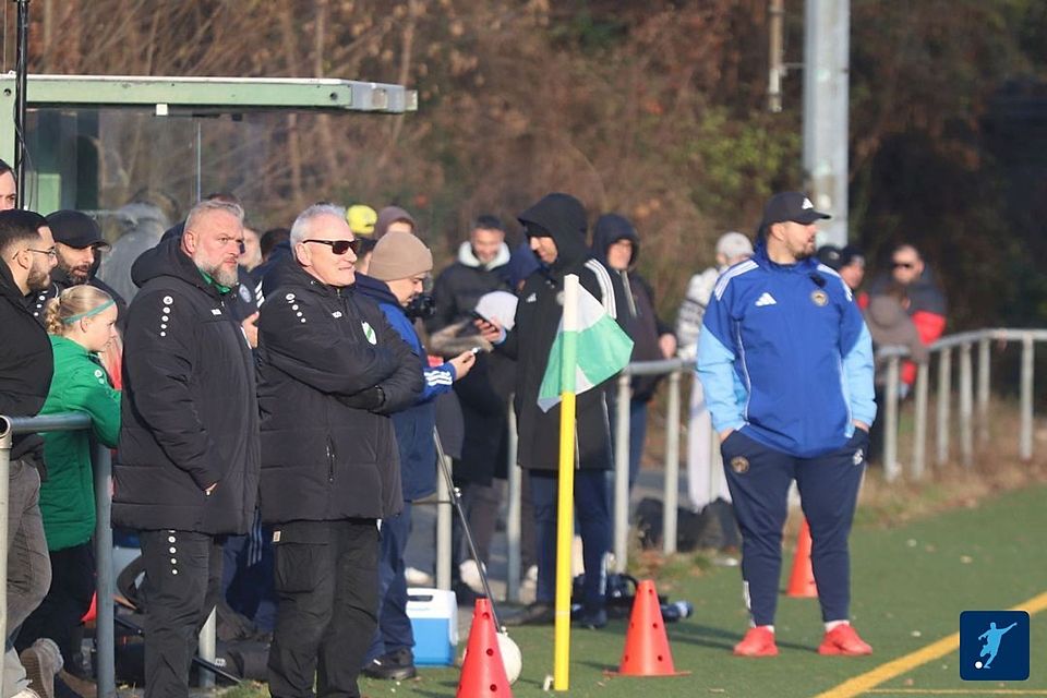 Lübars Trainer Detelf Fitzek mit Sonnenbrille