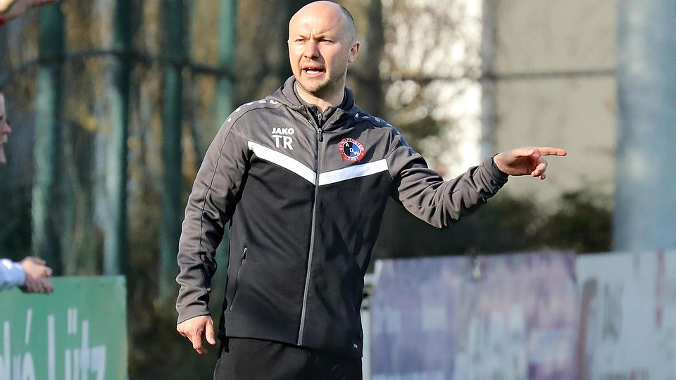 Darf jubeln: Helpensteins neuer Coach Tim Neubauer.