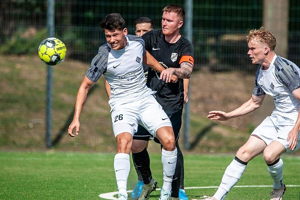 Die Holzheimer SG hat mit 2:1 gegen den 1. FC Viersen gewonnen. 