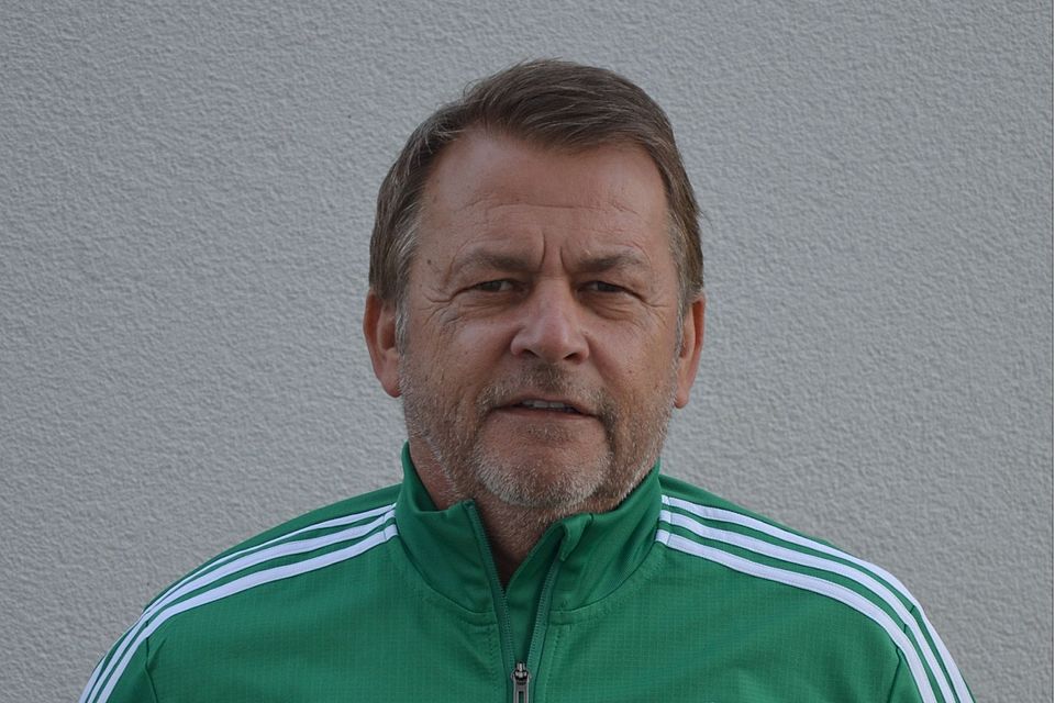 Wäre mit einer Punkteteilung gegen den Spitzenreiter zufrieden: Raimund Hübner, der Trainer des SV Rheintal.