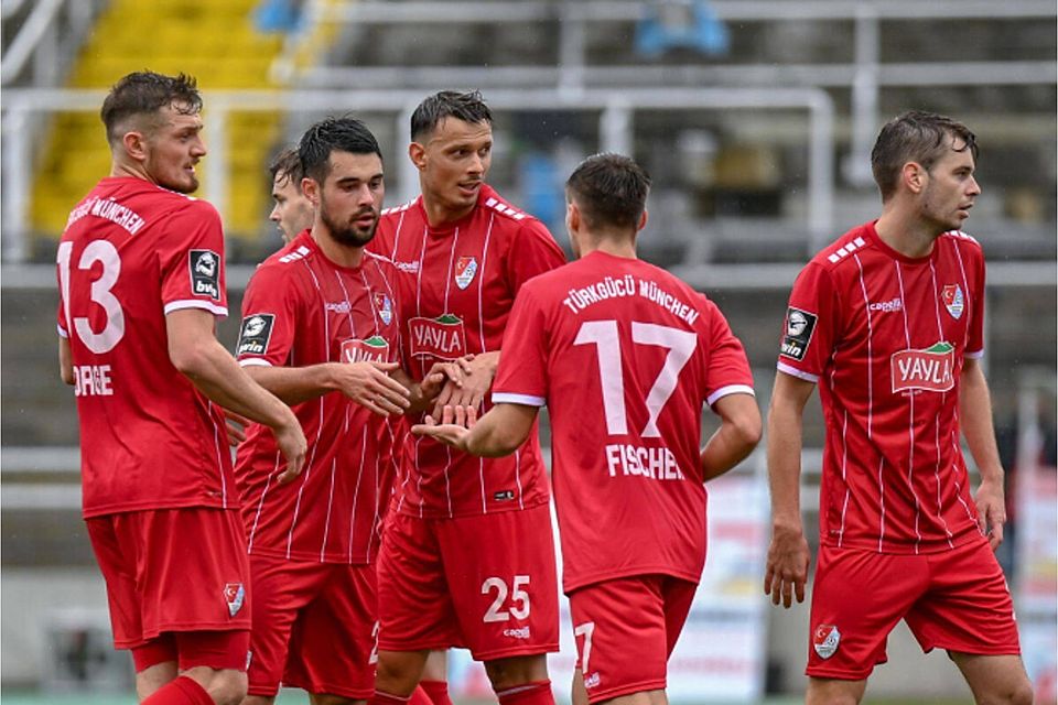 Türkgücü München fordert am Dienstagabend bei der Fluchtlicht-Premiere den Tabellenführer 1. FC Saarbrücken heraus.