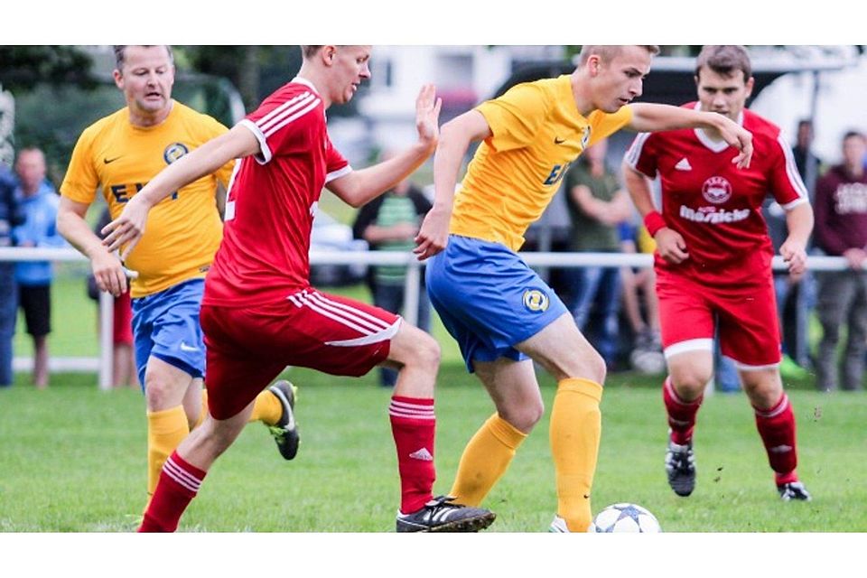 Die Sportfreunde Edertal gewannen zum Auftakt gegen den TSV Aue-Wingeshausen mit 3:1.  Fotos: schn/tika