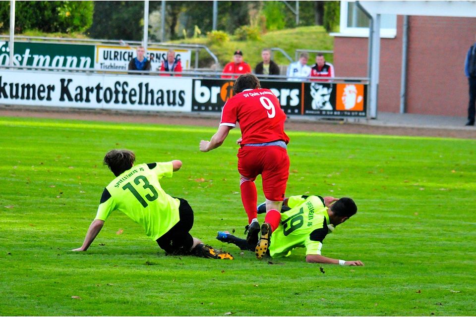 Ankums Sturmführer Dennis Hesse (9) wird gegen Borgloh einen ähnlich schweren Stand haben wie gegen Spielverein 16. Foto: Henning Stricker