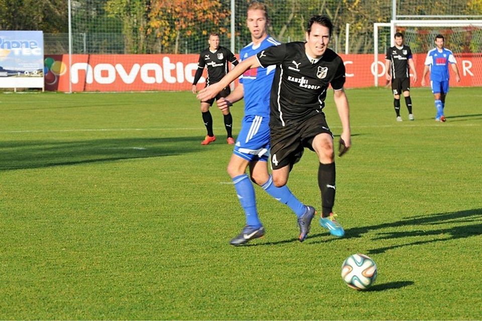 Ammendorf (in schwarz) will gegen den MSV Börde den Bock umstoßen    F: Kalle Schmuck