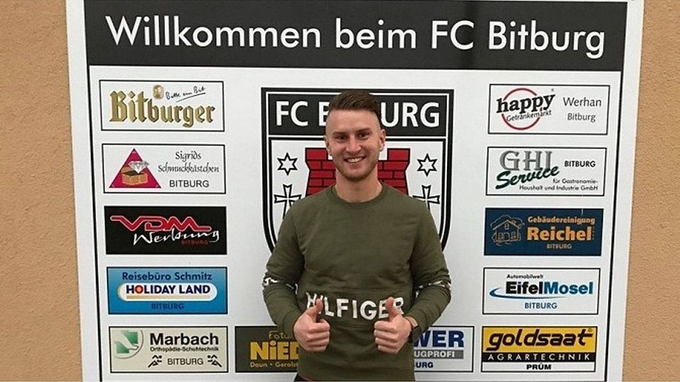 Daumen hoch für den neuen Club: Daniel Ternes ist jetzt Bitburger. Foto: FCB