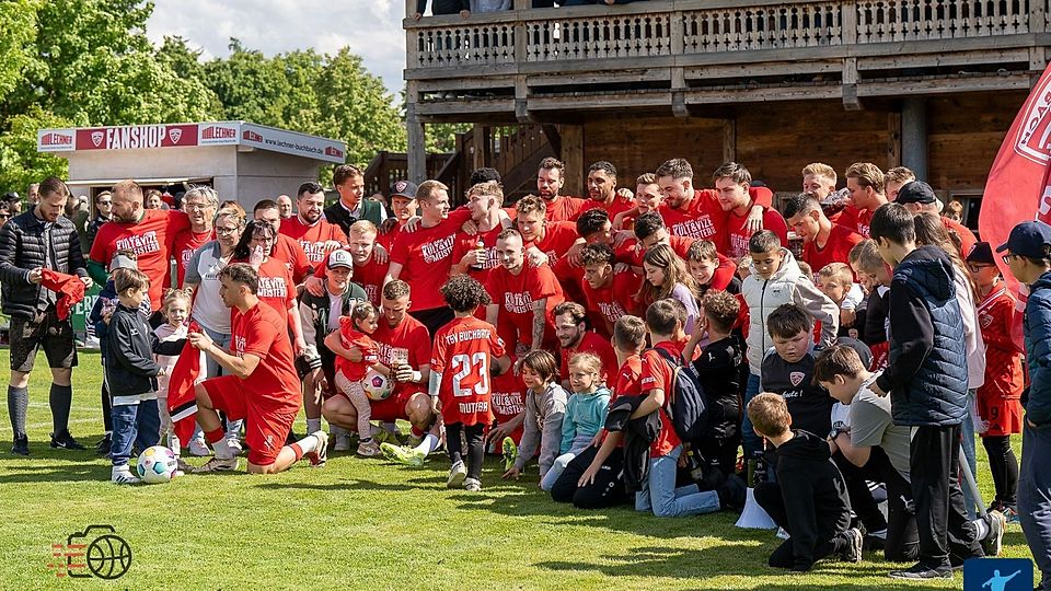 Da kann man sich nur verneigen: Der TSV Buchbach ist Vizemeister!