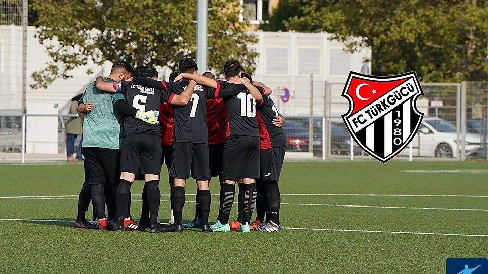 Team und Vorstand des FC Türk Gücü Rüsselsheim haben unterschiedliche Ansichten in Sachen Finanzen.