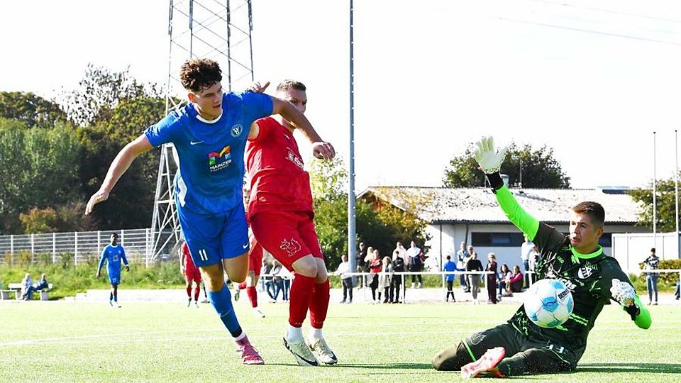Für Elias Walter (links) ging es von Biebrich 02 zum SV Gonsenheim. Der Stürmer schlug mit bisher sieben Saisontoren beim Mainzer Oberligisten direkt ein.	Foto: Kristina Schäfer
