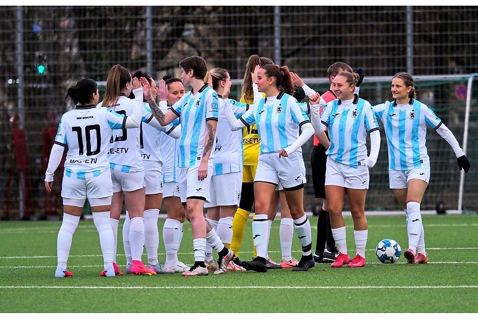 Der TSV 1860 München strebt im Frauenfußball nach oben. Wacker ist seit Jahren in den höheren Ligen vertreten. Der TSV 1860 München strebt im Frauenfußball nach oben. Wacker ist seit Jahren in den höheren Ligen vertreten.