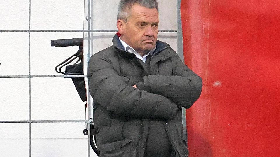 Haching-Präsident Manfred Schwabl sprach am Rande des Pokalerfolgs in Bamberg über die kurzfristige Trennung von Trainer Heiko Herrlich.