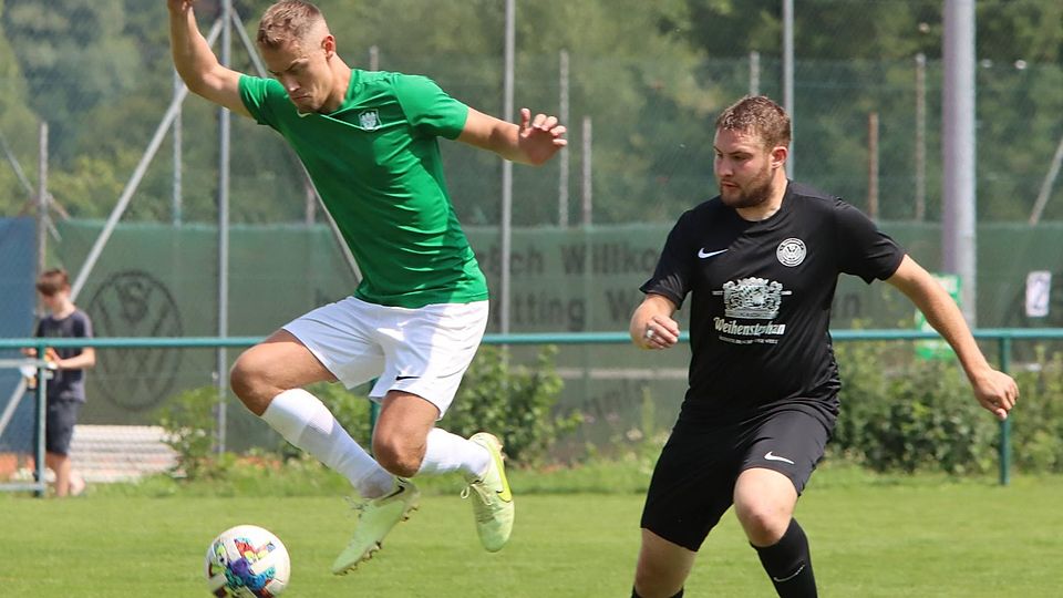 Setzte den Schlusspunkt: Niklas Reuter (l.) rettete der SGE mit seinem Treffer zum 2:2 einen Punkt.