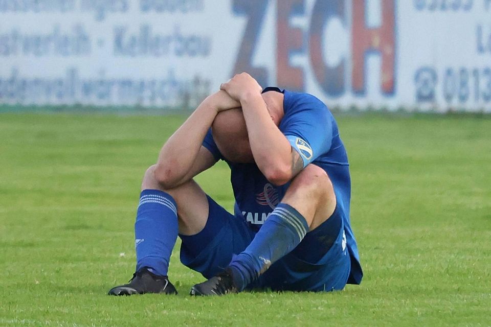 Es ist unendlich schwer zu fassen: VfL-Kapitän Alessandro Szczepurek nach dem Abpfiff.