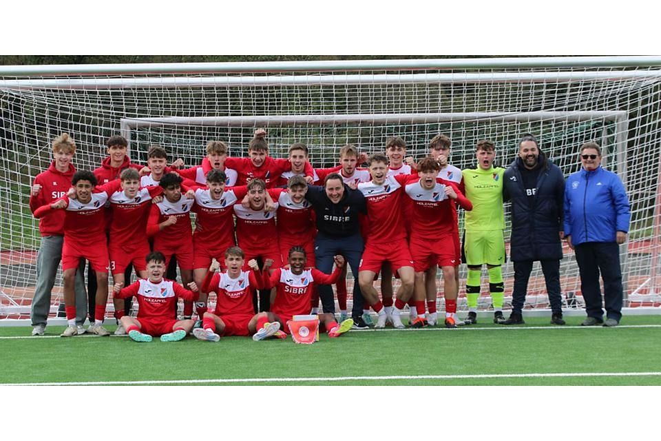 Der TSV Steinbach ist Kreispokalsieger der A-Junioren. © Rolf Weichbold