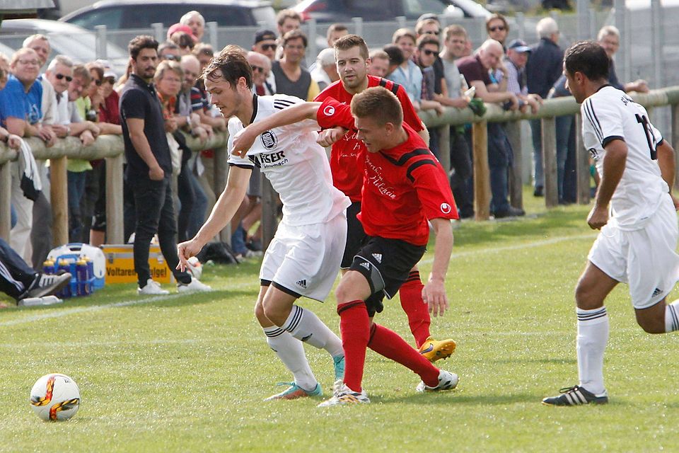 Verdienter Sieg für den SC 04 (weiß) im Duell mit Holzheim. F: Giulia Iannicelli