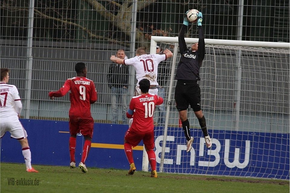 Furkan Sakur war gegen Nürnberg und Hoffenheim ein starker Rückhalt für die Stuttgarter. Auch in Fürth wird der Ersatz des gesperrten Philipp Köhn wieder zwischen den Pfosten stehen. F: Lommel