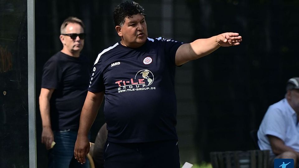 Ayhan Bilek