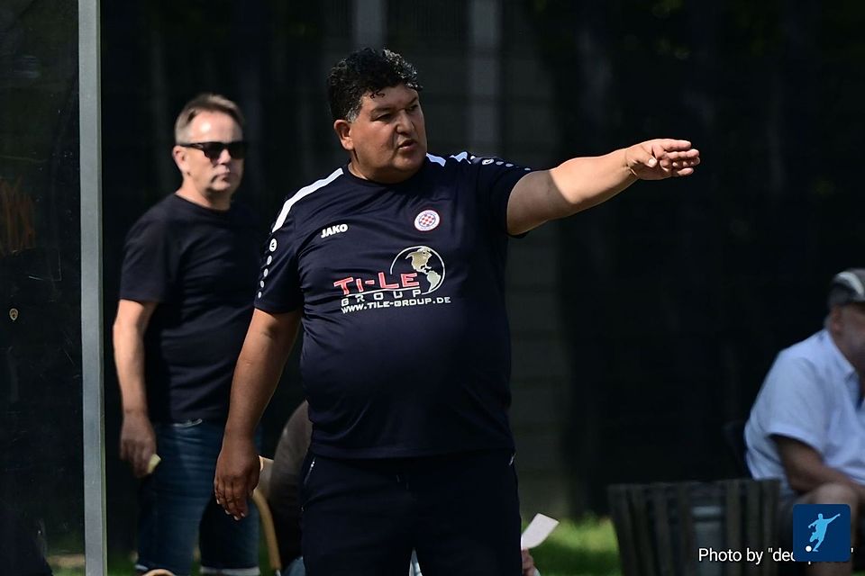 Ayhan Bilek