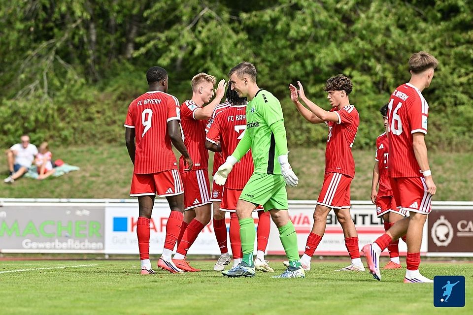 Der FC Bayern München 2 feierte beim FV Illertissen seinen ersten Saisonsieg Der FC Bayern München 2 feierte beim FV Illertissen seinen ersten Saisonsieg