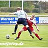 Staßfurt (in rot) überraschte im Halbfinale den Favoriten aus Bernburg   (F. Brückner)