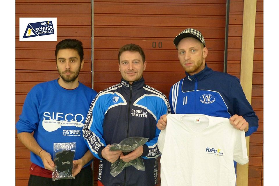 Die Sieger der drei FuPa-Preise (von links): Vittorio Manzo, Mike Grühn und Pascal Lucas. Fotos: Sascha Köppen Die Sieger der drei FuPa-Preise (von links): Vittorio Manzo, Mike Grühn und Pascal Lucas. Fotos: Sascha Köppen