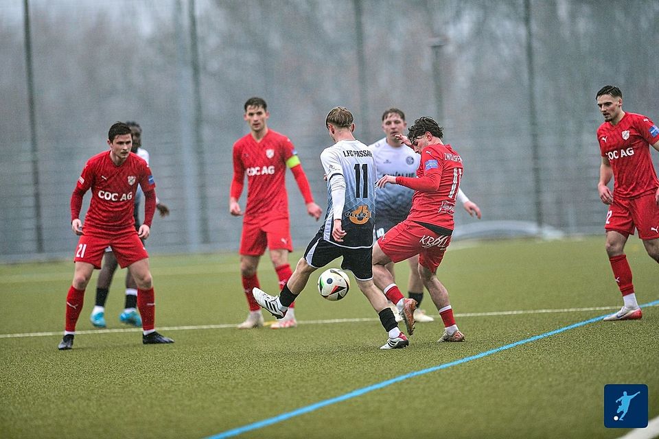 Passau wehrte sich tapfer gegen Erlbach. Passau wehrte sich tapfer gegen Erlbach.