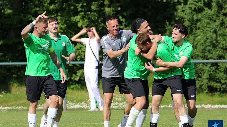 Durch Sieg Gegen Meister Sv Uedesheim Kehrt In Bezirksliga Zurück Fupa