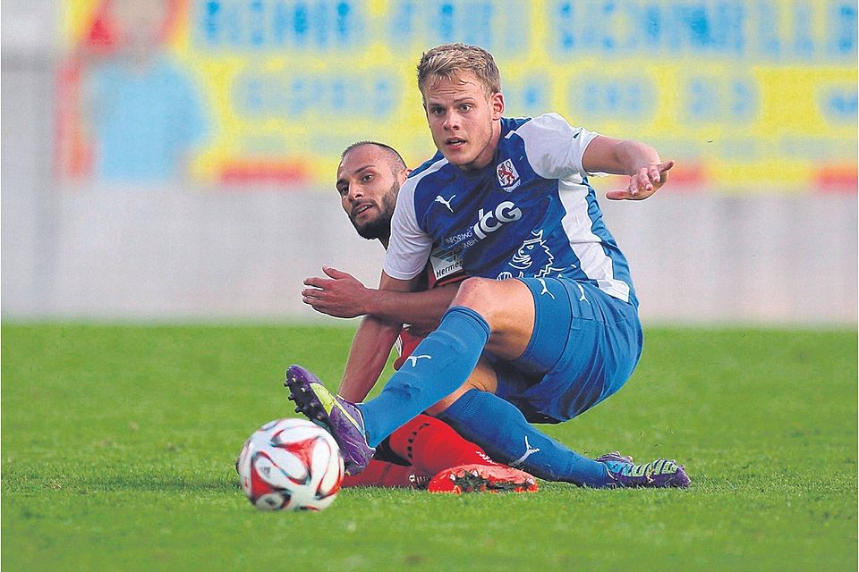 Vor knapp zwei Jahren hat Nils Nettersheim den SSV Bergneustadt verlassen und wagte von der Landesliga den Sprung in die Oberliga Niederrhein zum Wuppertaler SV. Foto: Imago