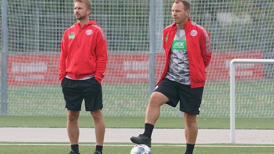Seit 2019 an der Seitenlinie der Mainzer A-Jugend: 05-Legende Christof Babatz (rechts) assistiert U19-Chefcoach Benjamin Hoffmann.	Foto: imago/Martin Hoffmann