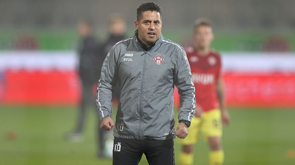 Kurtulus Öztürk in seiner Profi-Zeit als Co-Trainer der Würzburger Kickers in der 2. Bundesliga-Saison 2020/21.