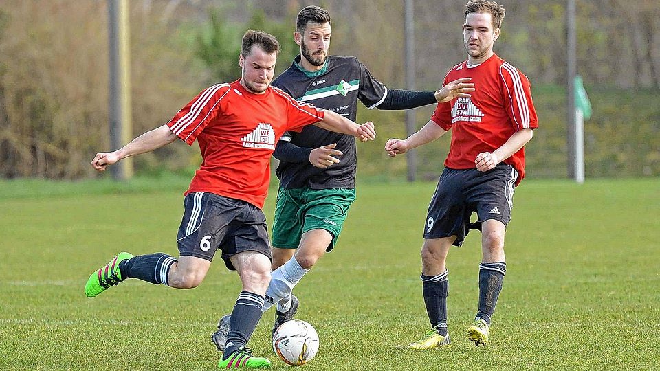 Jan Zuch (l.) und Martin Mehler (r.) gewannen mit Stralendorf  gegen Pampow II und Daniel Brunsch mit 3:0.  Foto: Albrecht