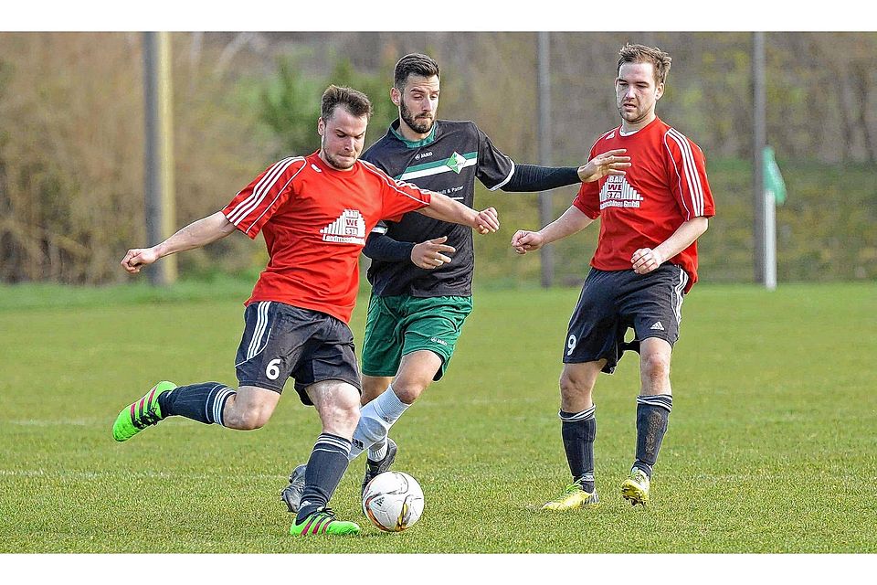 Jan Zuch (l.) und Martin Mehler (r.) gewannen mit Stralendorf  gegen Pampow II und Daniel Brunsch mit 3:0.  Foto: Albrecht