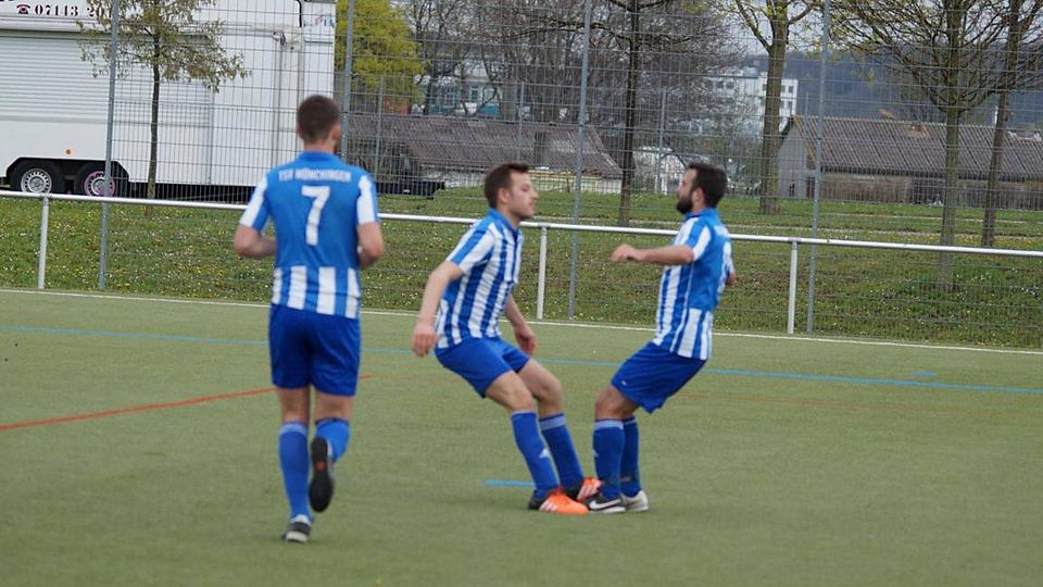 In der zweiten Hälfte stehen sich die Münchinger selbst im Weg und geben gegen Heimerdingen III ein 2:0 noch aus der Hand. Foto: Scholz