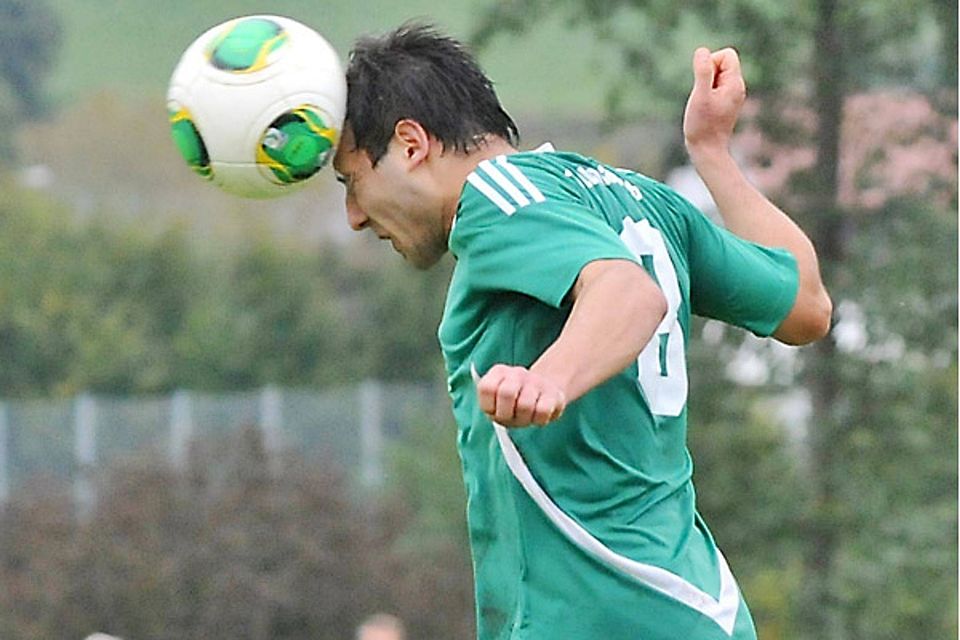 Selcuk Yildiz, möchte es nach seinem Wechsel vom TSV Zusmarshausen auch mit Köpfchen versuchen.  Foto: Andreas Lode
