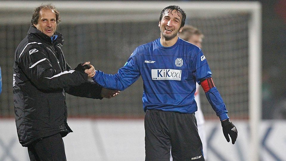 Lockt er ihn zurück zum SV Meppen: Damir Bujan hofft, dass Hüseyin Dogan auch in der Bezirksliga-Saison die Reserve des SVM verstärkt. Foto: Werner Scholz