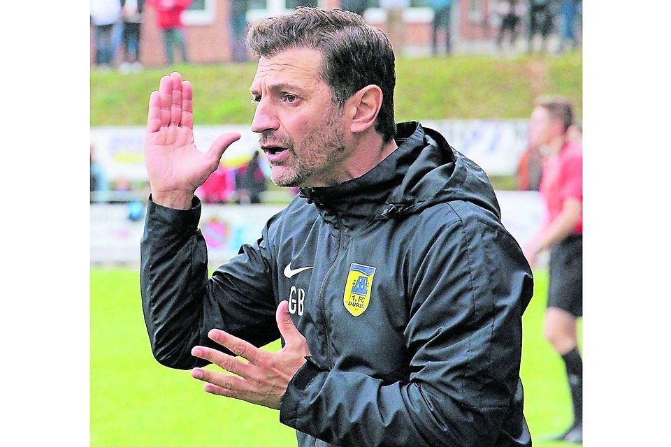 Geht in seine zweite Saison als Trainer des 1. FC Düren: Giuseppe Brunetto.