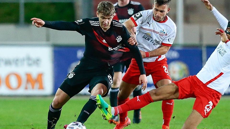 Lasse Günther verlässt nach fünf Jahren den FC Bayern München und schließt sich dem FC Augsburg an.