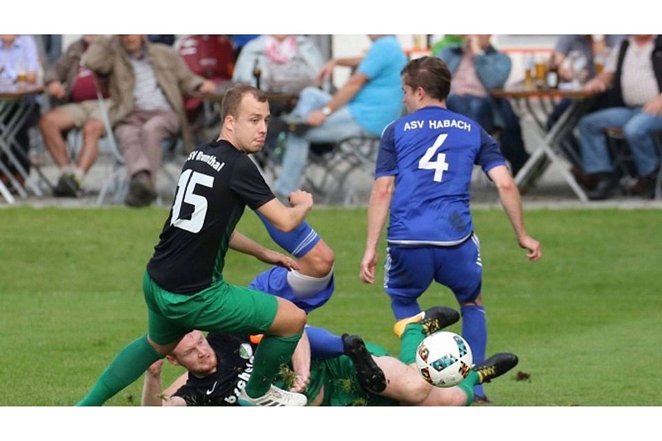 Biss auf die Zähne: Markus Degel ließ sich auch von seiner Verletzung nicht stoppen. F: Markus Nebl