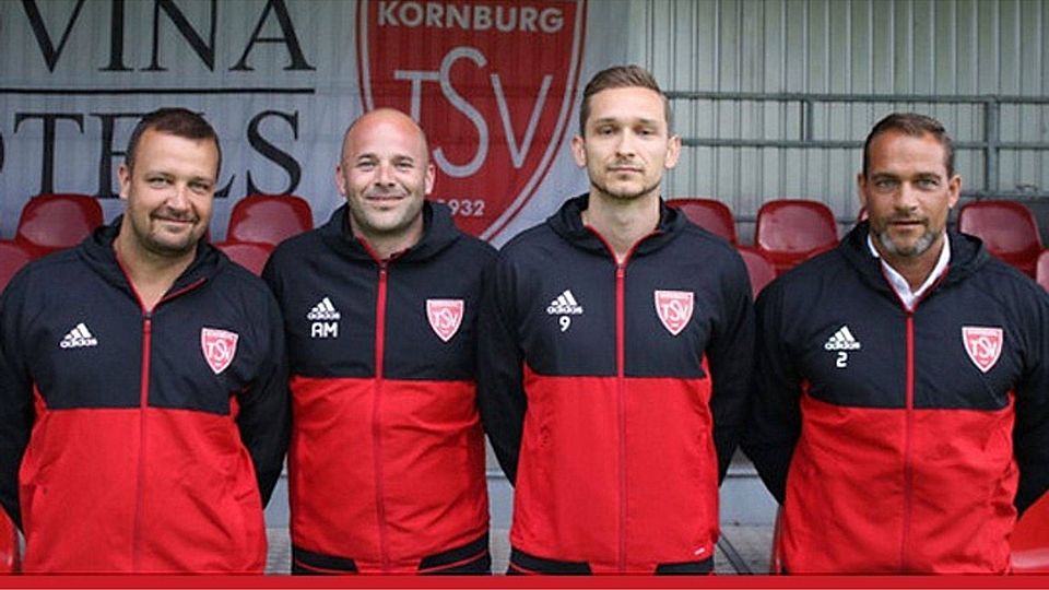 Adrian Milano (2.v.li.) und Sebastian Schulik (2.v.re.) sollen den TSV Kornburg nach einem turbbulenten Jahr wieder in ruhige Gefilde führen. F: TSV Kornburg