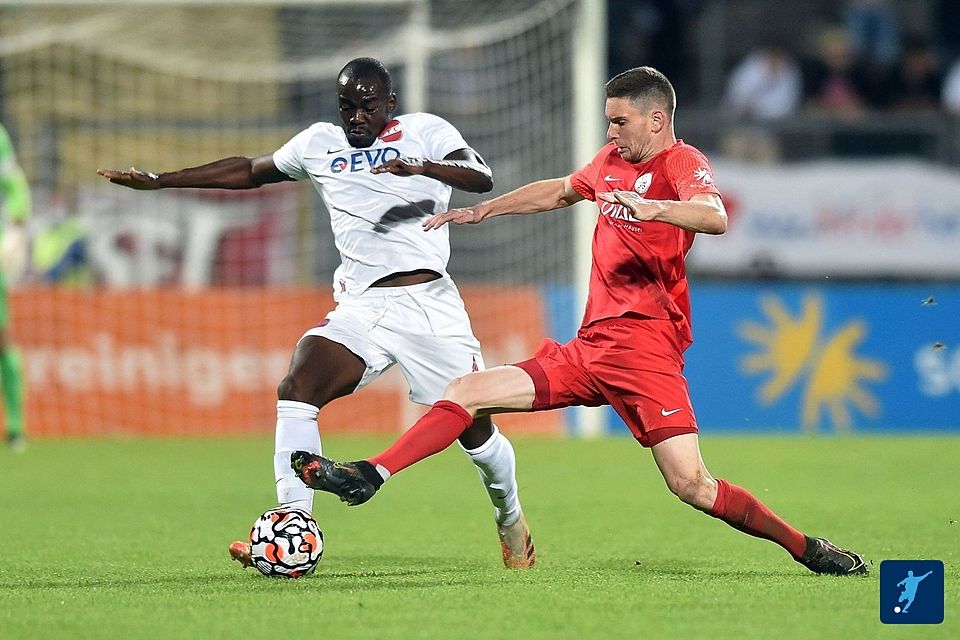 Moody Chana (links) im Einsatz für die Kickers Offenbach. Moody Chana (links) im Einsatz für die Kickers Offenbach.