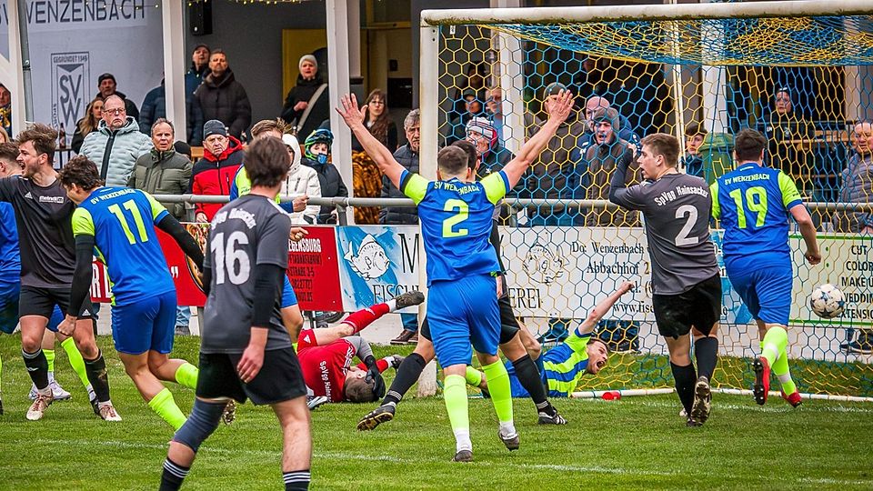 Freud und Leid liegen eng beieinander im Auf- und Abstiegskampf der Bezirksliga Süd.