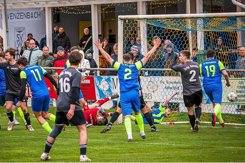 Freud und Leid liegen eng beieinander im Auf- und Abstiegskampf der Bezirksliga Süd.