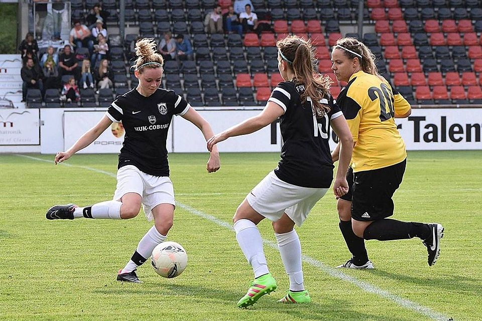 Die Frauen des FSV Weiler zum Stein (schwarze Trikots) feierten bislang eine Meisterschaft in der Bezirksliga. 