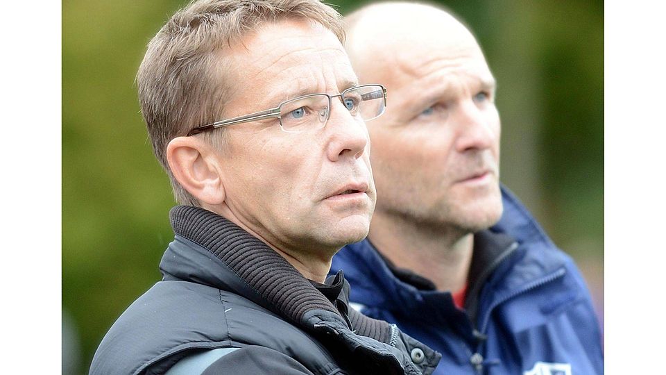 Uwe Bertsch (links) ist ab Sommer nicht mehr Trainer von Olympia Lorsch. Archivfoto: Jürgen Strieder