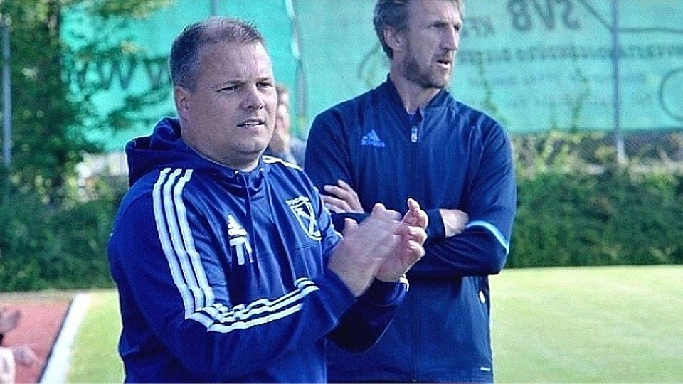 Darmsheims Trainergespann Tobias Lindner (links) und Wolfgang Buck: Gespannt auf die Landesliga-Saison Foto (Archiv): Photo 5
