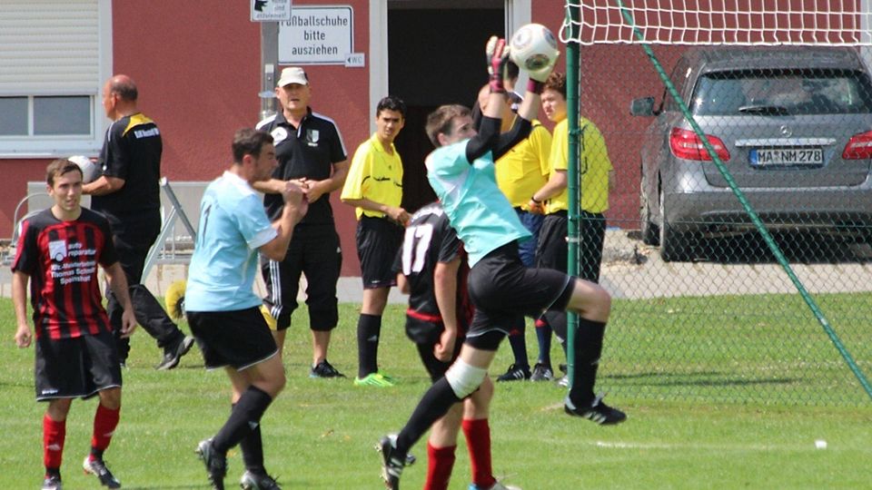 Die DJK Neustadt/WN II holte sich mit einem 3:2 verdient die Punkte gegen den  Gast aus Eschenbach. F: Schraml
