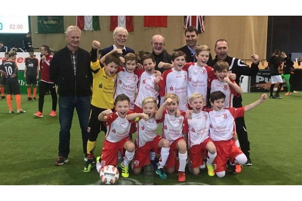 Furioser Finalsieg: Die E-Jugend des SSV Jahn Regensburg