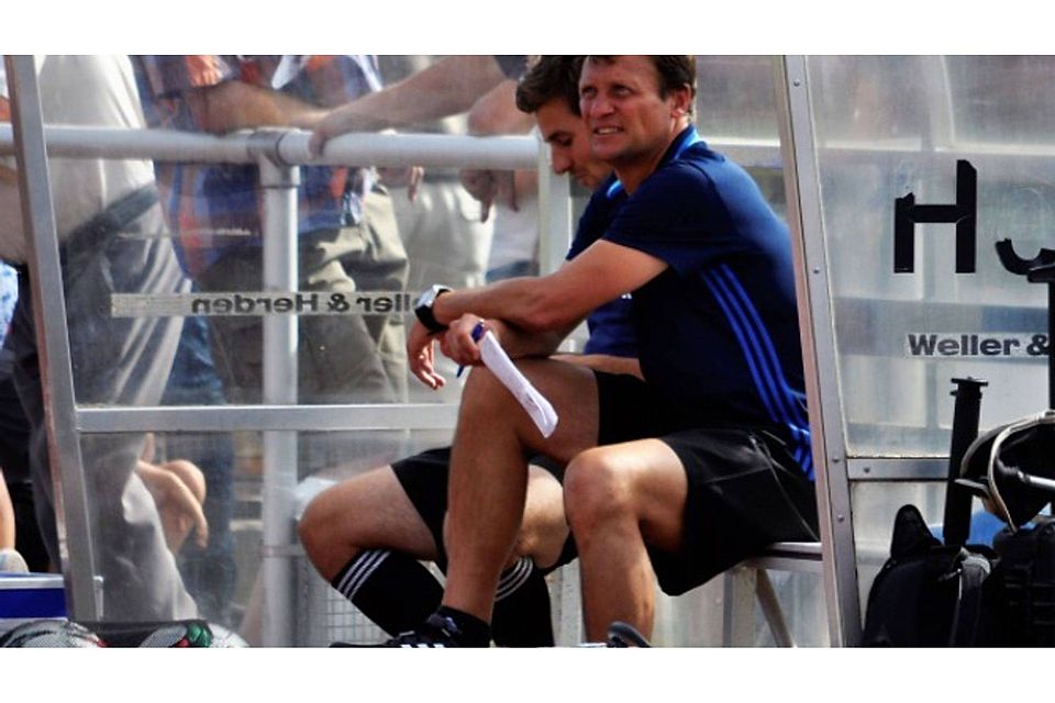 Immer positiv geblieben: Hachings Trainer Claus Schromm ließ sich auch von Rückschlägen nicht beirren. FOTOS: HÜBNER