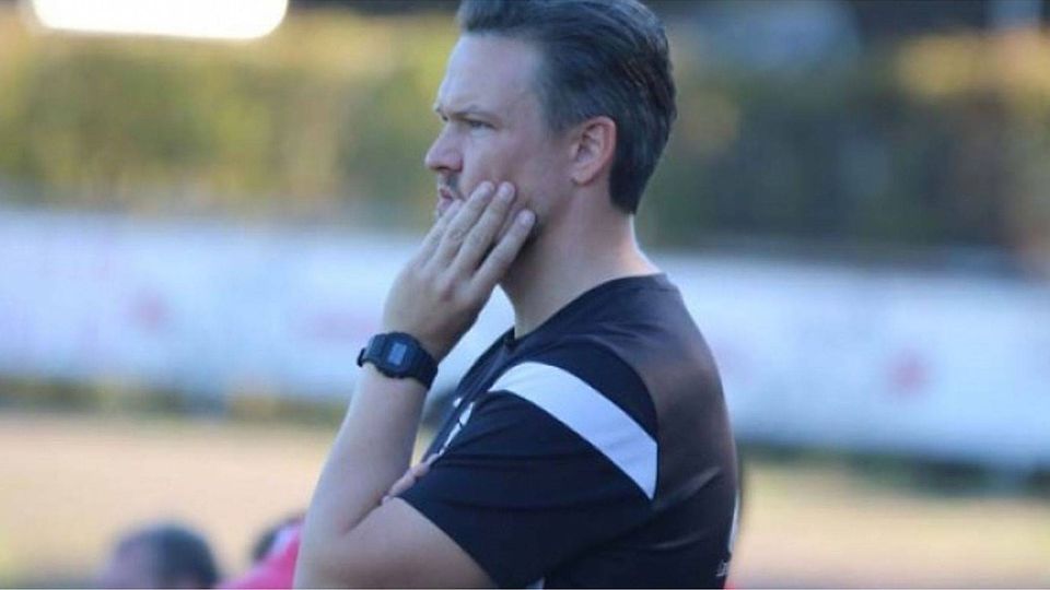 Blickt nachdenklich voraus: HSV-Trainer Björn Schmidt erwartet einen nochmals gestiegenen Arbeitsaufwand in der Rückrunde. F: Heinemann