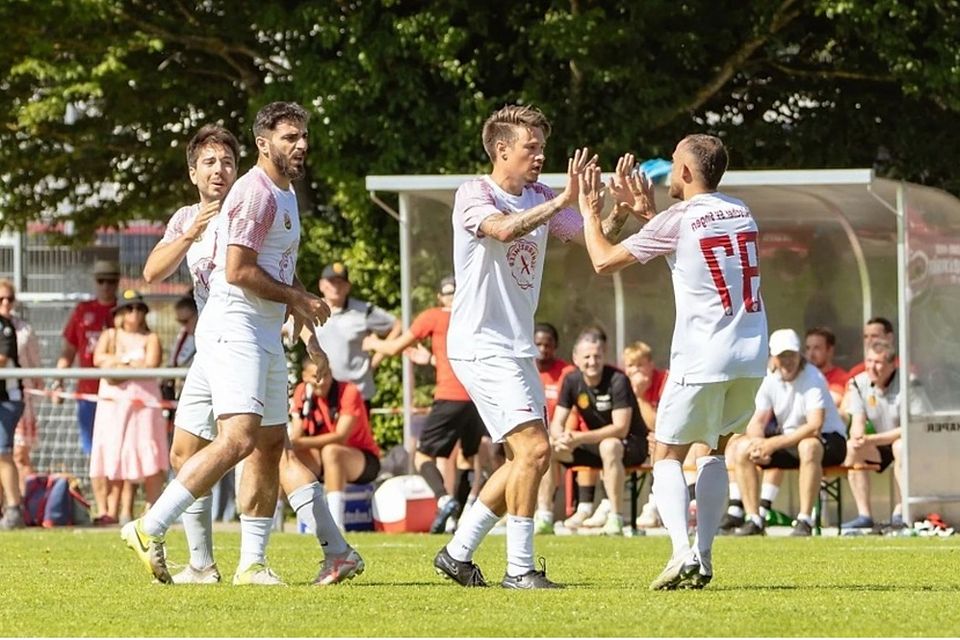 Jubel beim Oberliga-Aufsteiger aus Singen Jubel beim Oberliga-Aufsteiger aus Singen